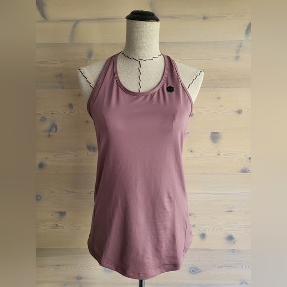 Under Armour Tops - NWOT Under Armour Heat Gear Fitted Athletic Tank size M